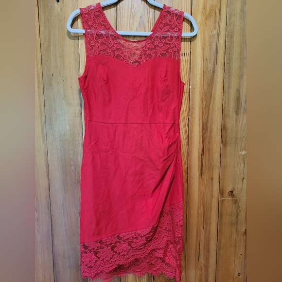 Elegant Red Lace Wedding Dress - Picture 2 of 12